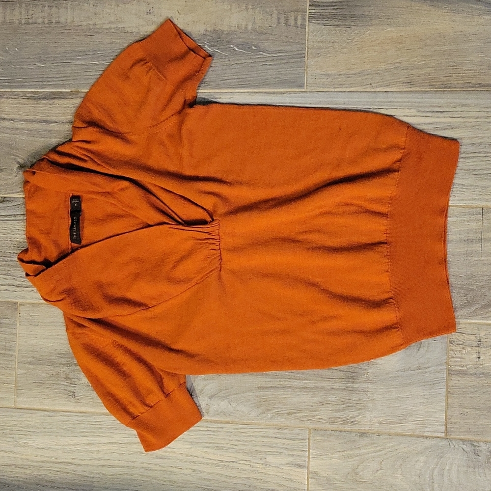 VGUC sweater